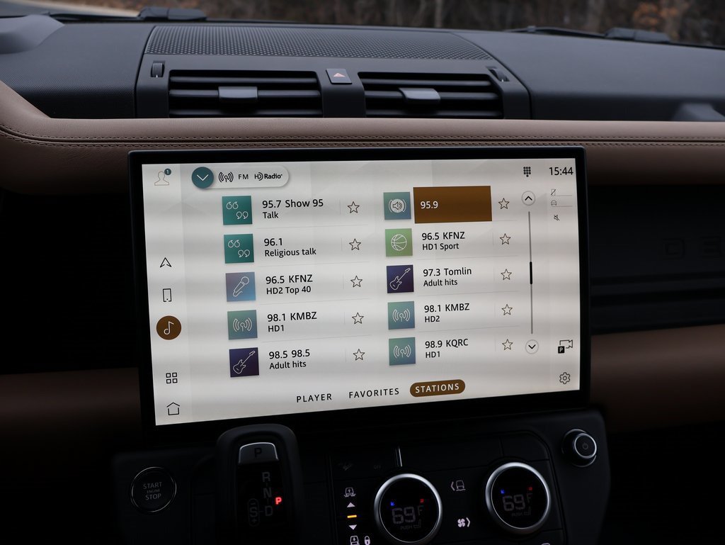 New 2026 Land Rover Defender 110 S AWD/4WD image 21