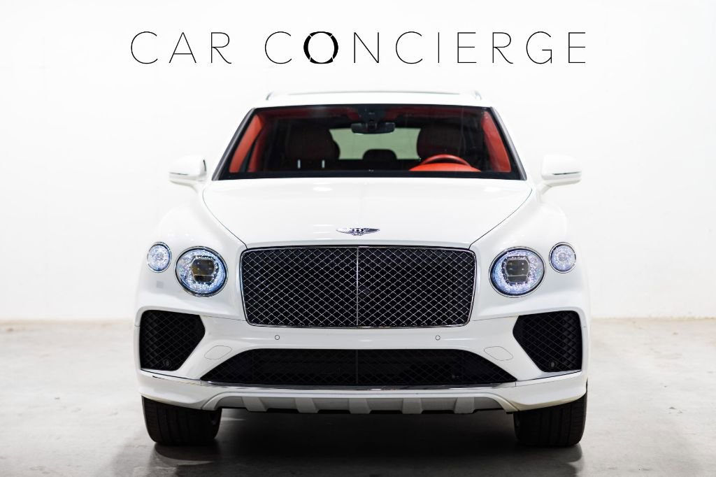 Used 2022 Bentley Bentayga image 2