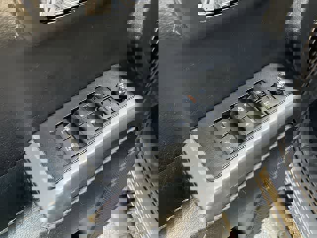 Used 2018 Toyota Tacoma Limited image 14