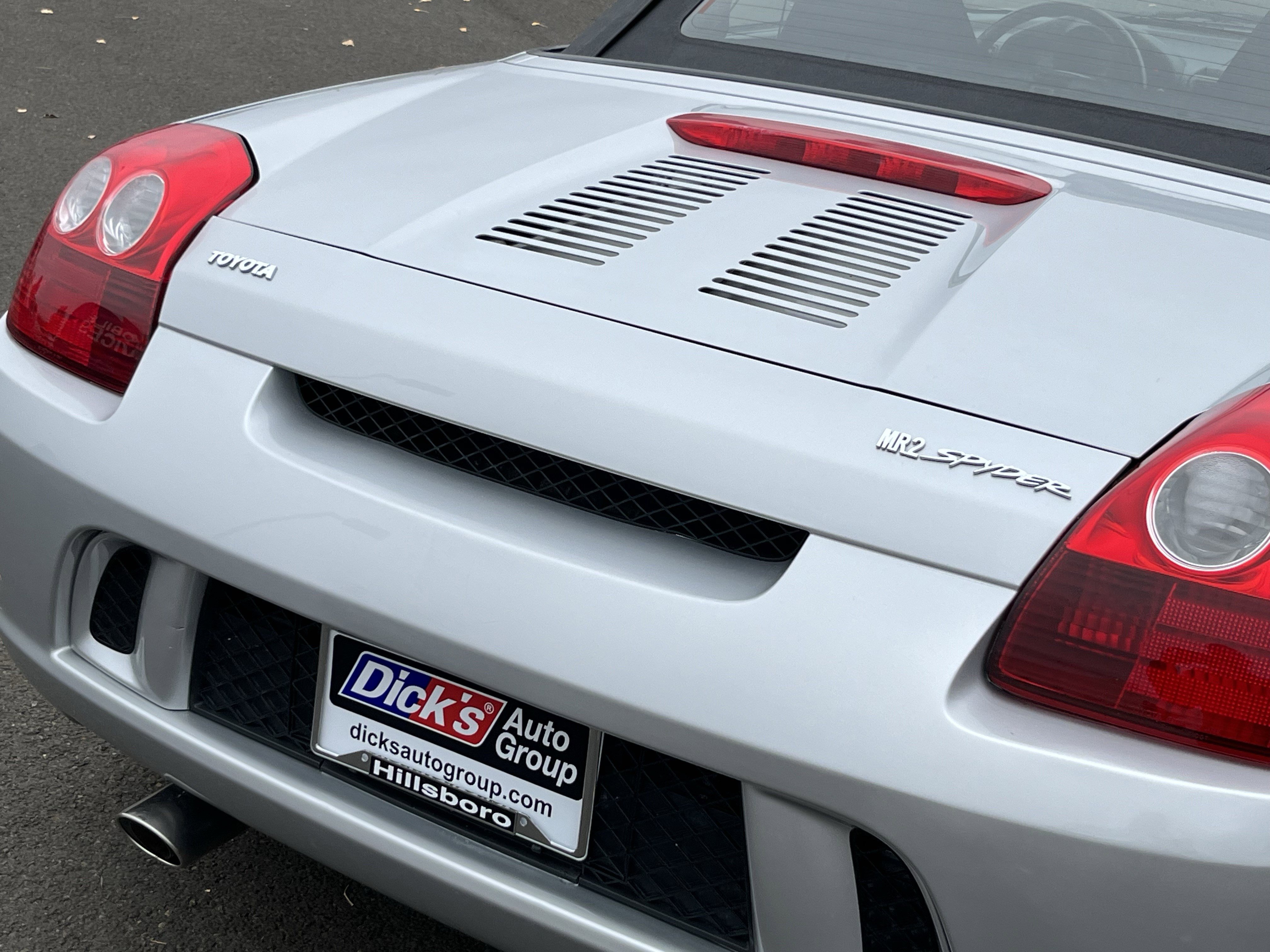 Used 2004 Toyota MR2 image 5