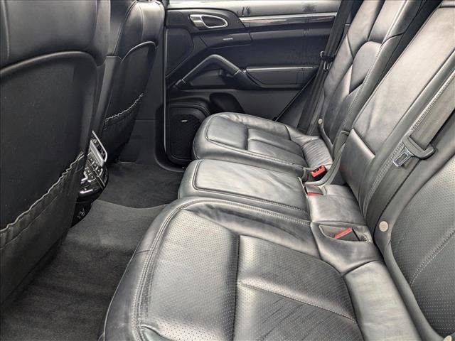 Used 2017 Porsche Cayenne image 18