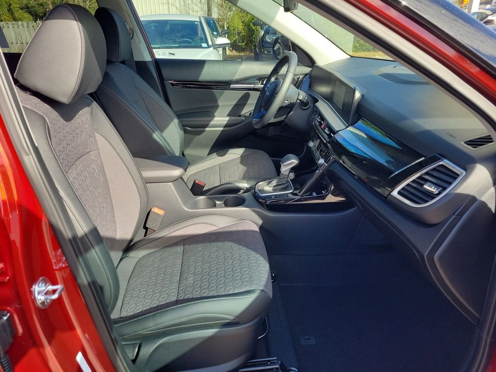 New 2026 Kia Seltos S FWD image 7