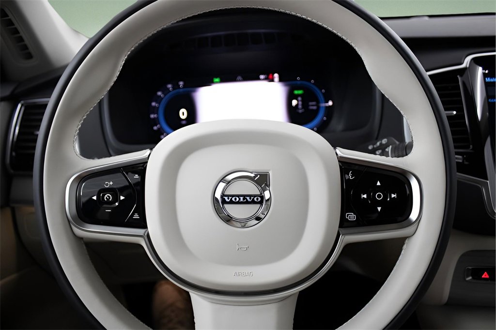 Certified 2025 Volvo XC90 T8 Plus w/ Protection Package Premier image 18