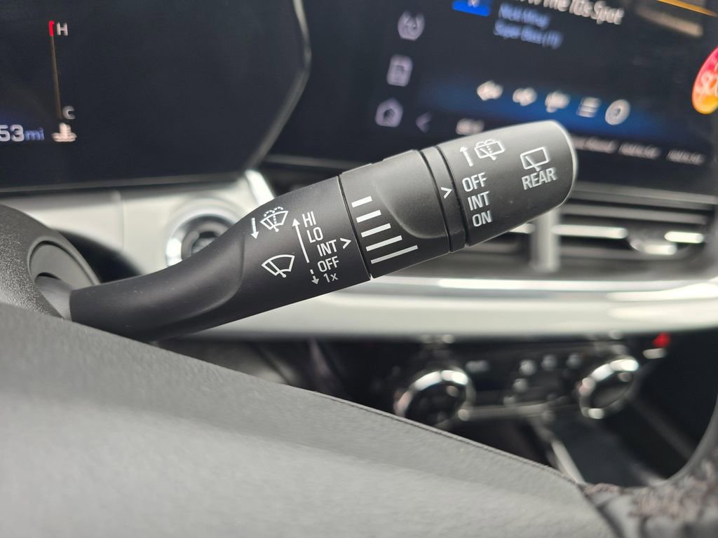 Certified 2025 Chevrolet Trax LT w/ LT Convenience Package FWD image 23