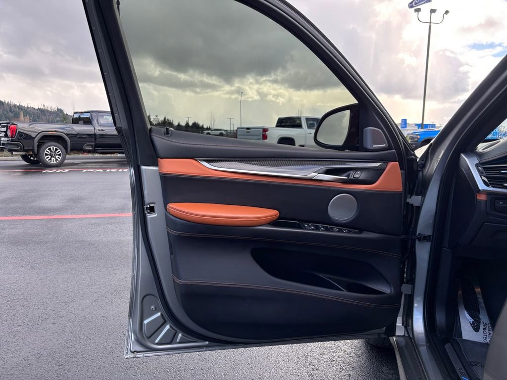 Used 2018 BMW X6 M image 23