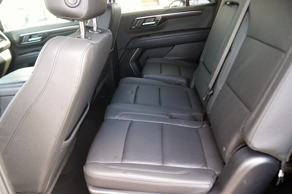 Used 2025 Chevrolet Tahoe Z71 AWD/4WD image 16