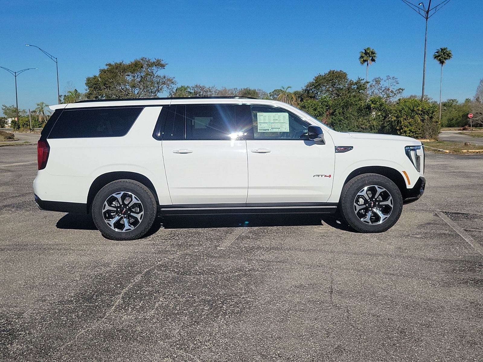 New 2026 GMC Yukon XL AT4 w/ AT4 Premium Plus Package AWD/4WD image 4