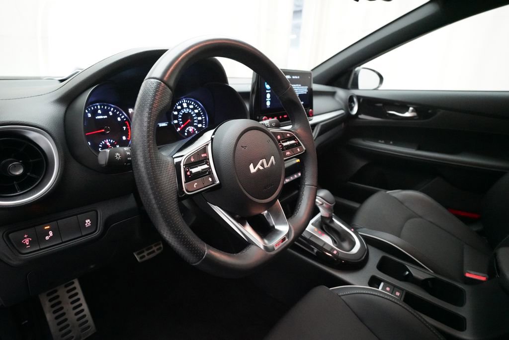 Certified 2024 Kia Forte GT-Line image 8
