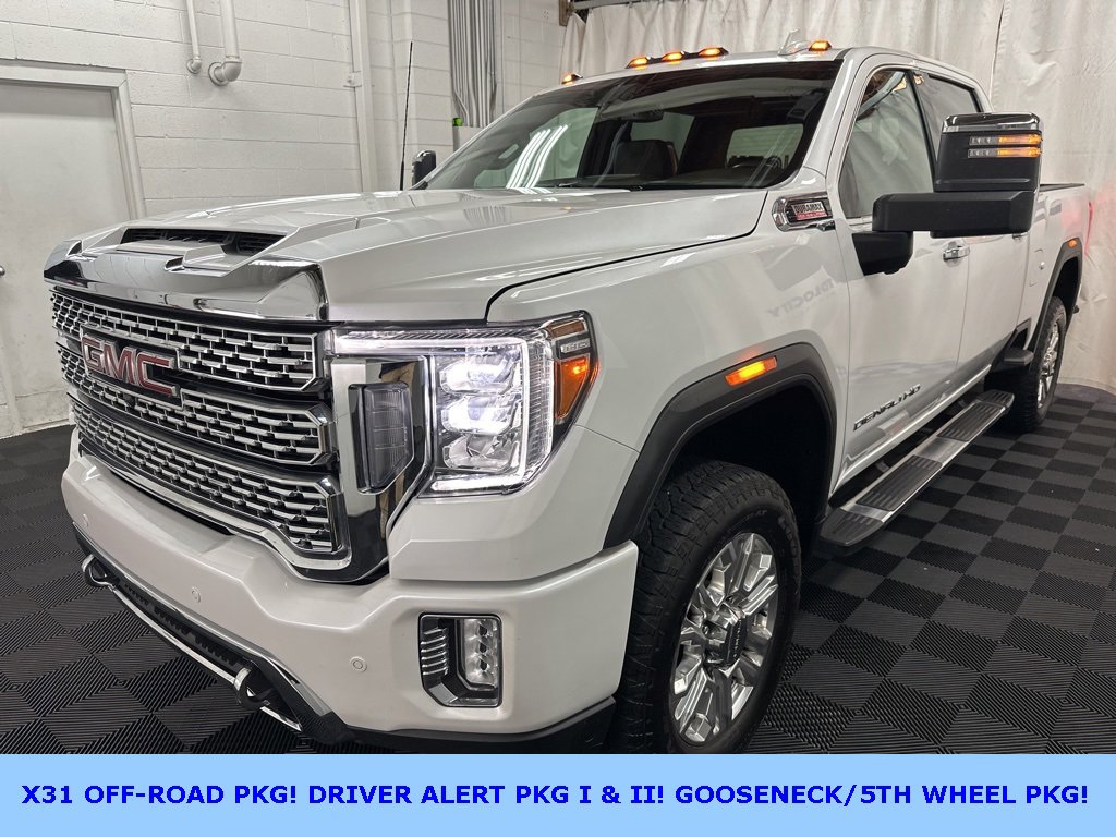 Used 2023 GMC Sierra 3500 Denali image 1