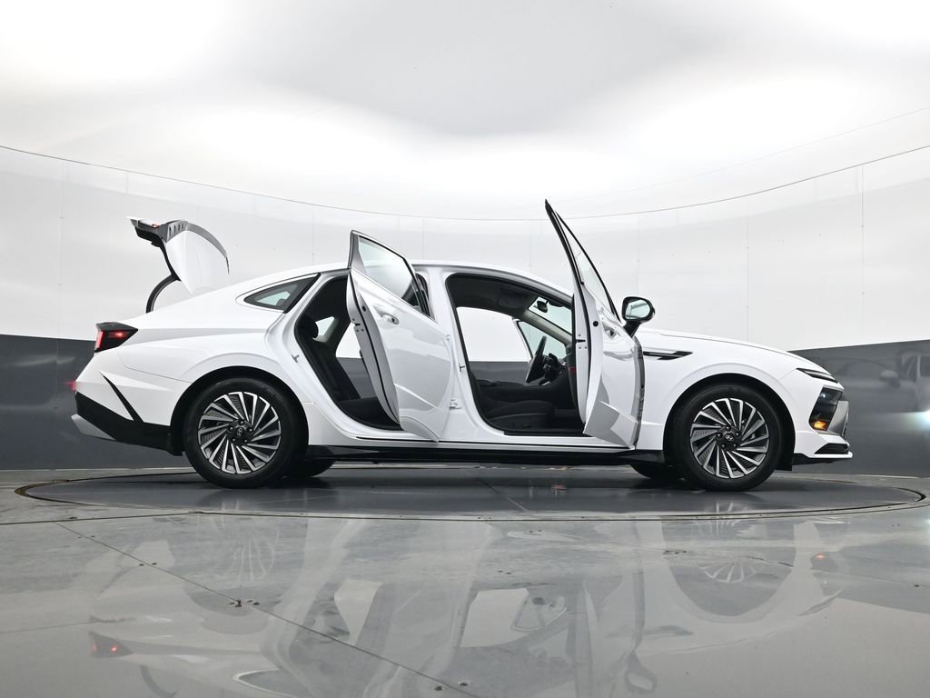 Certified 2025 Hyundai Sonata SEL image 33