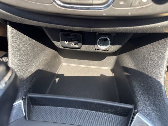 Used 2020 Chevrolet Traverse RS image 30