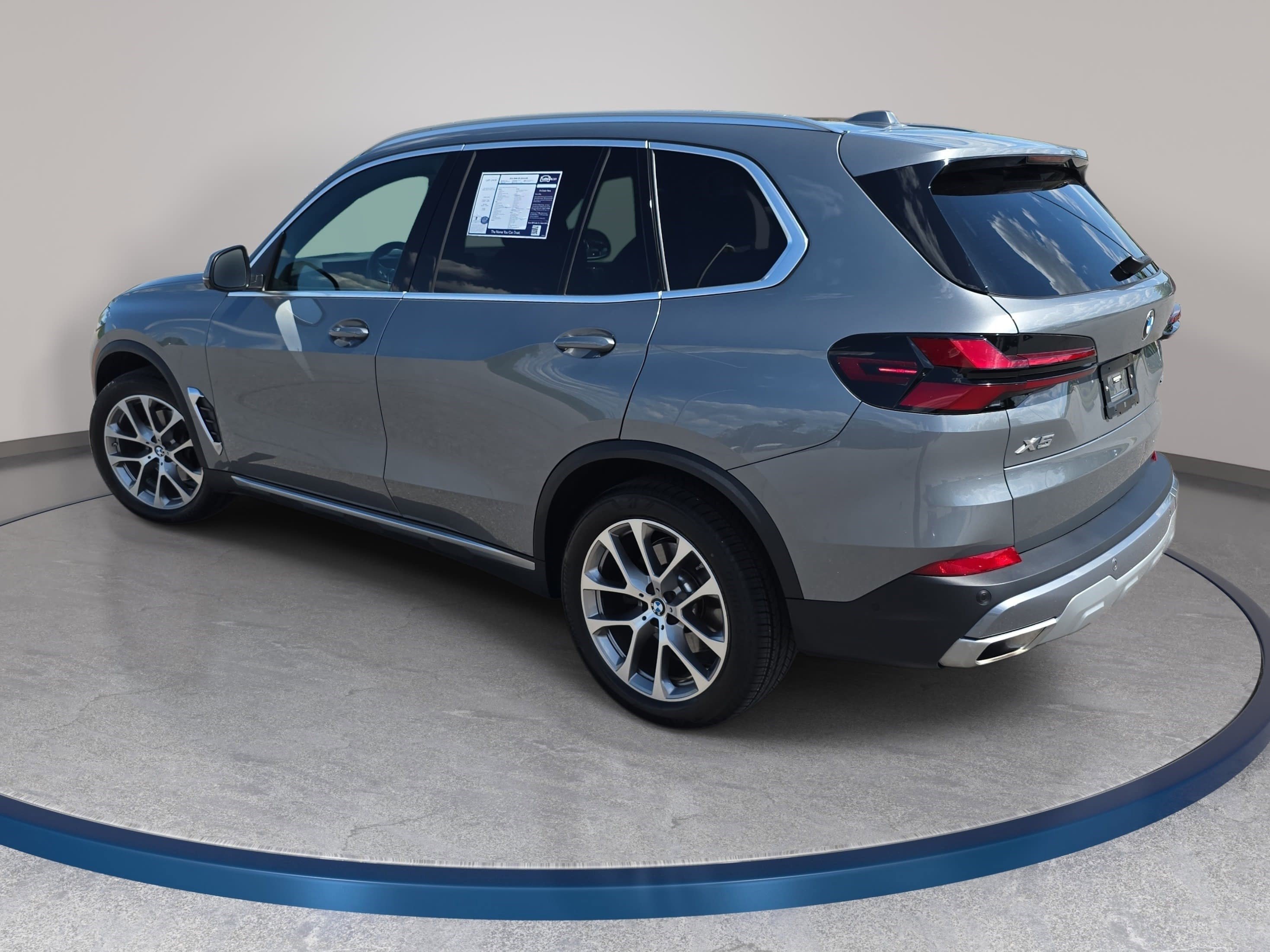 Used 2024 BMW X5 xDrive40i w/ Premium Package AWD/4WD image 7