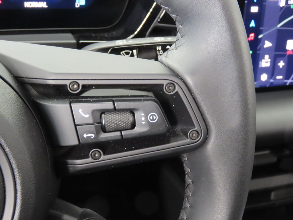 Certified 2025 Porsche Macan Electric w/ Premium Package RWD image 22