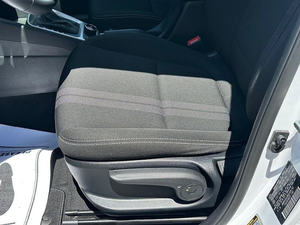 Used 2024 Hyundai Venue SEL FWD image 12