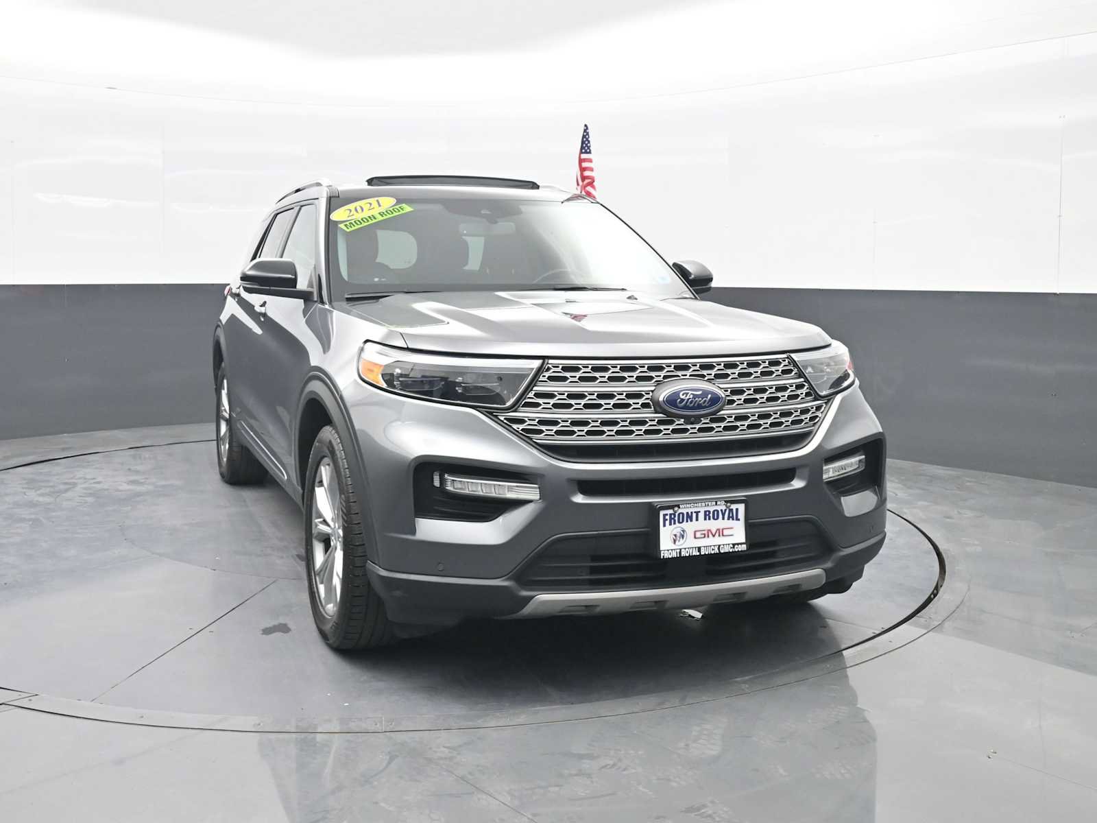Used 2021 Ford Explorer Limited w/ Equipment Group 301A AWD/4WD image 2
