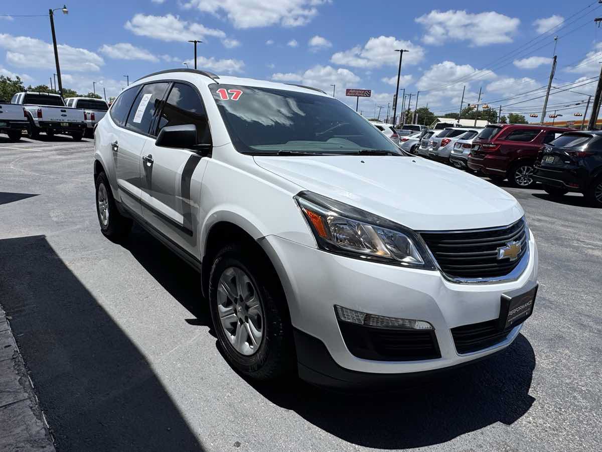 Used 2017 Chevrolet Traverse LS FWD image 4