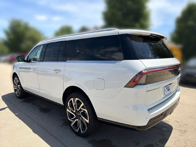 New 2026 Lincoln Navigator L Reserve AWD/4WD image 9