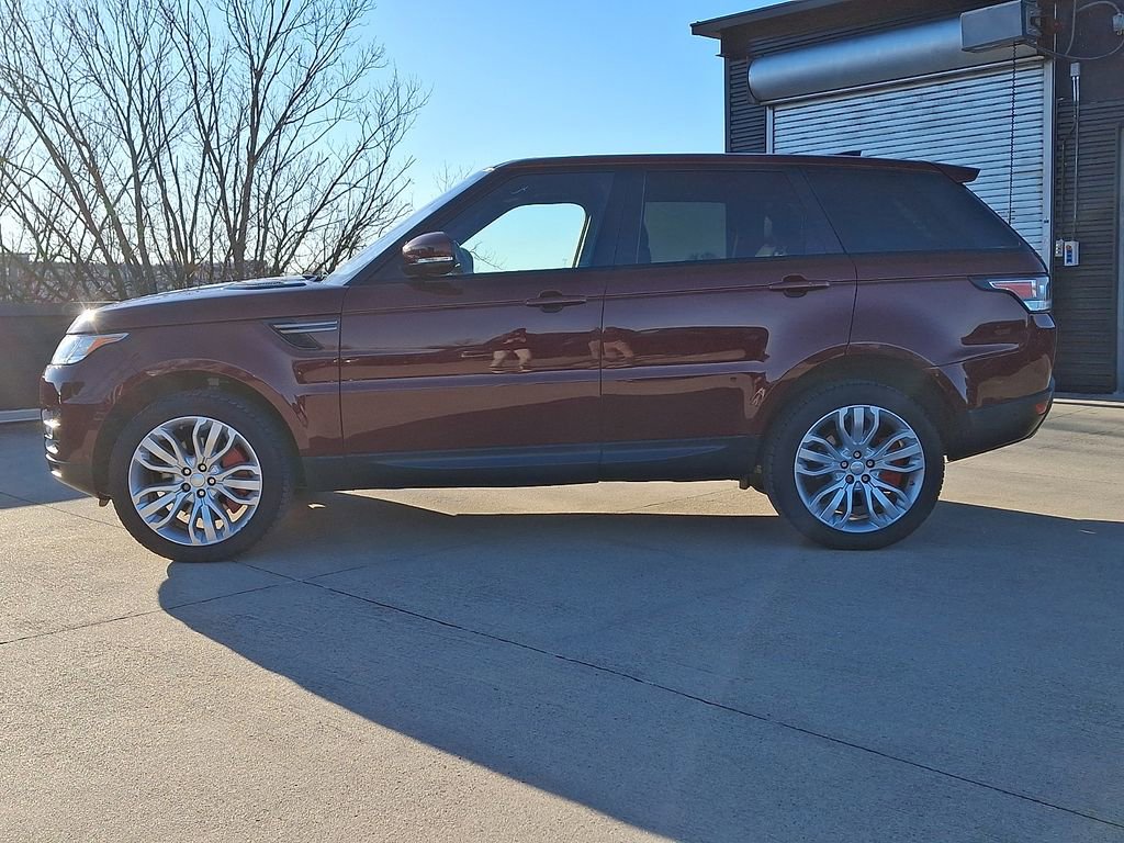 Used 2017 Land Rover Range Rover Sport SE image 2