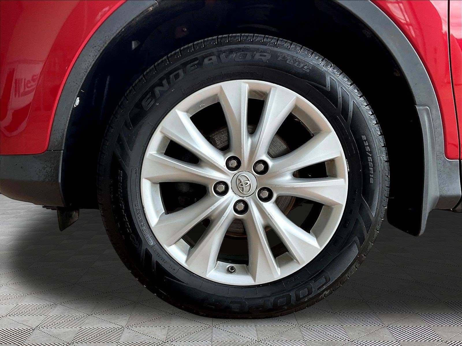 Used 2014 Toyota RAV4 Limited w/ Technology Package FWD image 30