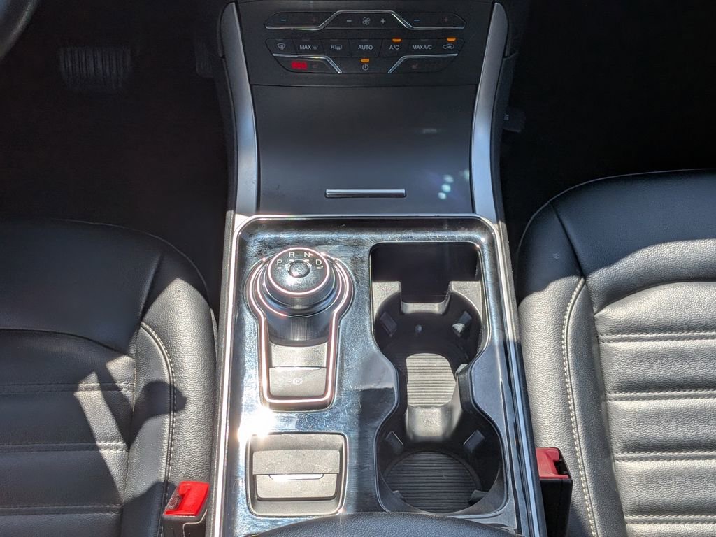 Used 2020 Ford Edge SEL image 16