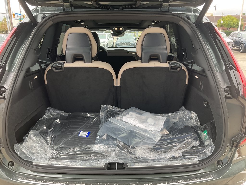 New 2027 Volvo XC90 B6 Plus AWD/4WD image 9