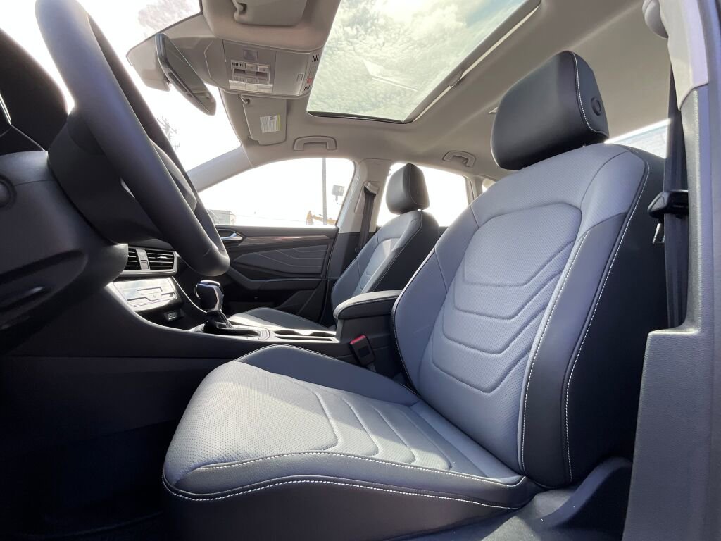 New 2025 Volkswagen Jetta SEL image 11
