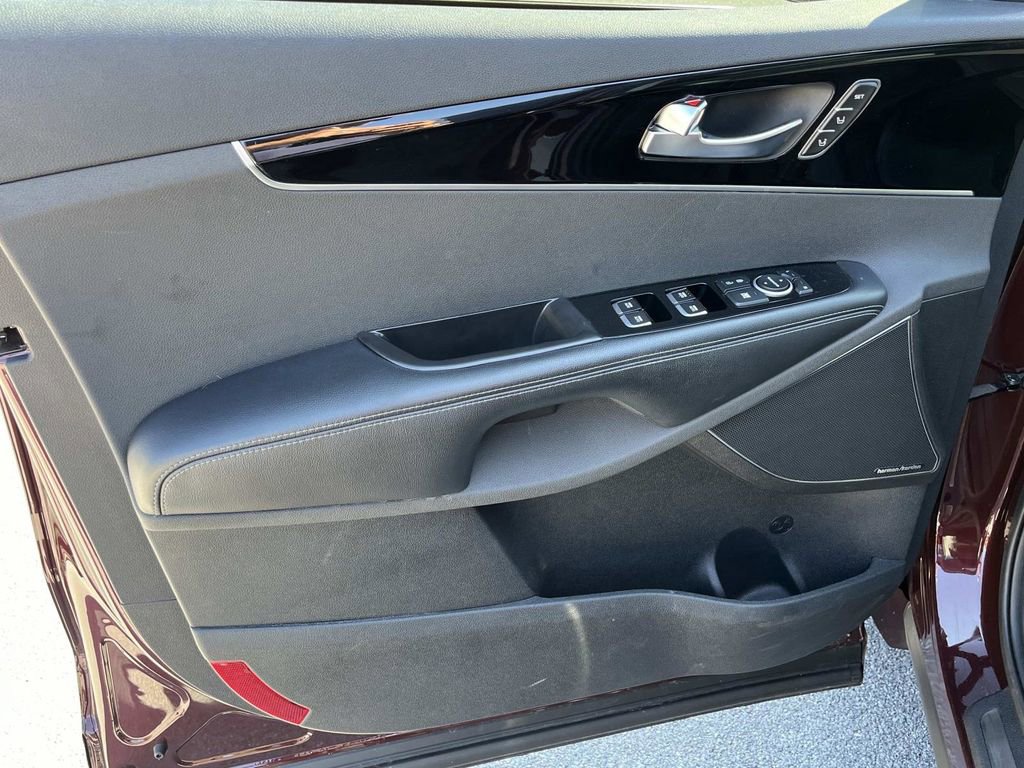 Used 2019 Kia Sorento SX image 27