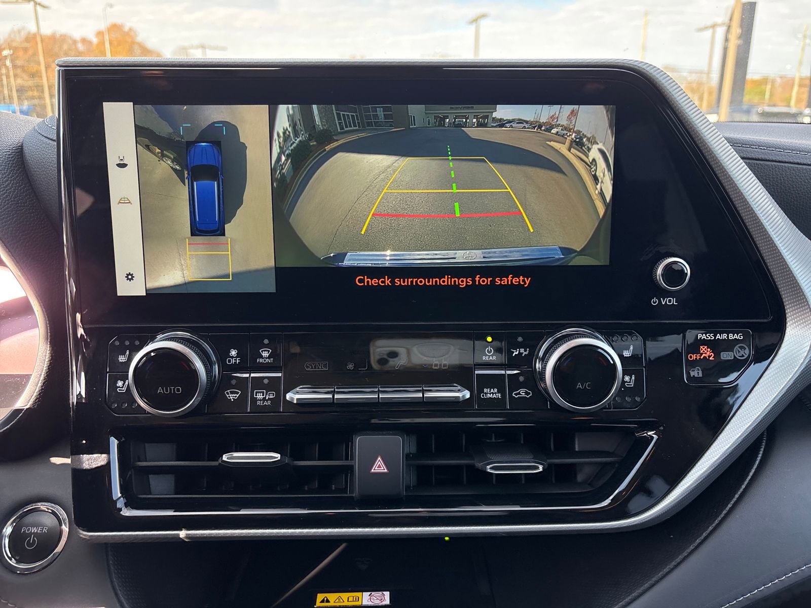 Used 2023 Toyota Highlander Platinum image 21