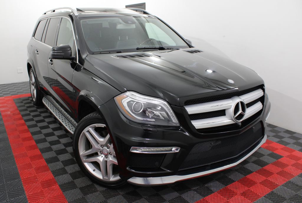 Used 2015 Mercedes-Benz GL 550 4MATIC image 1