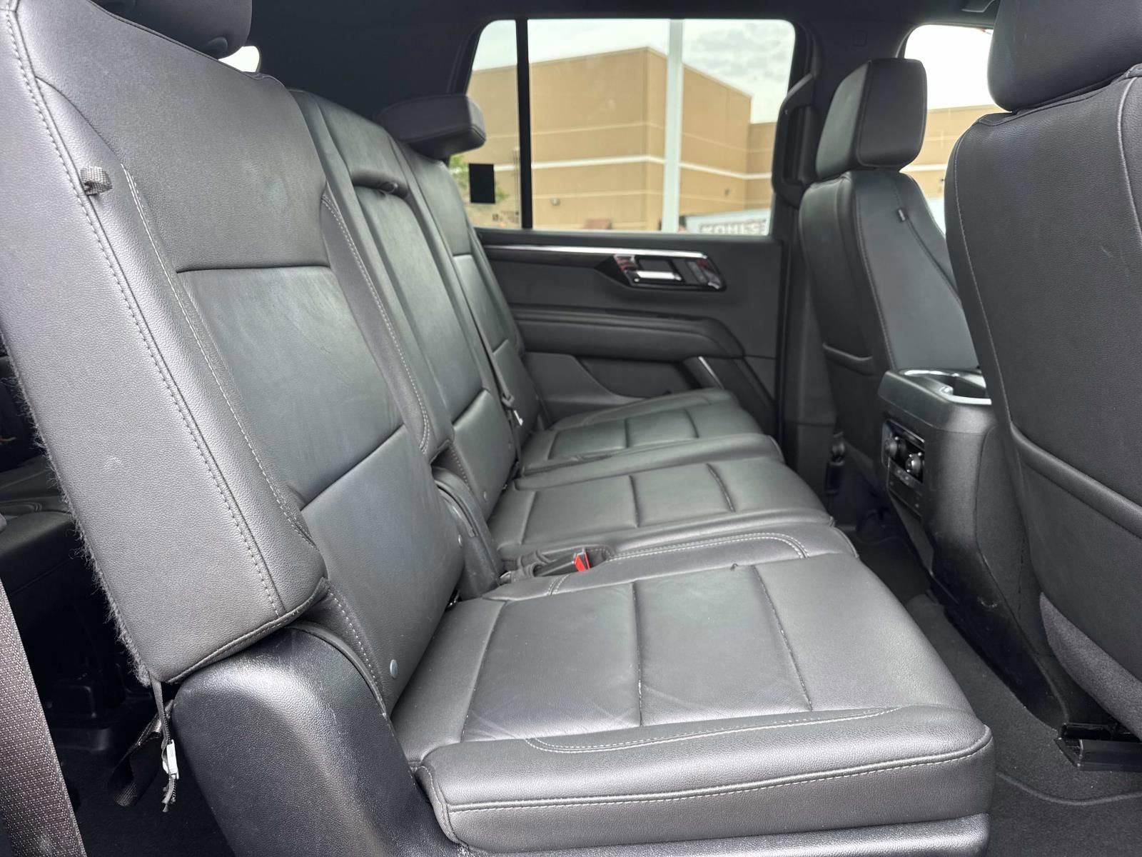 Used 2025 Chevrolet Tahoe Z71 AWD/4WD image 11