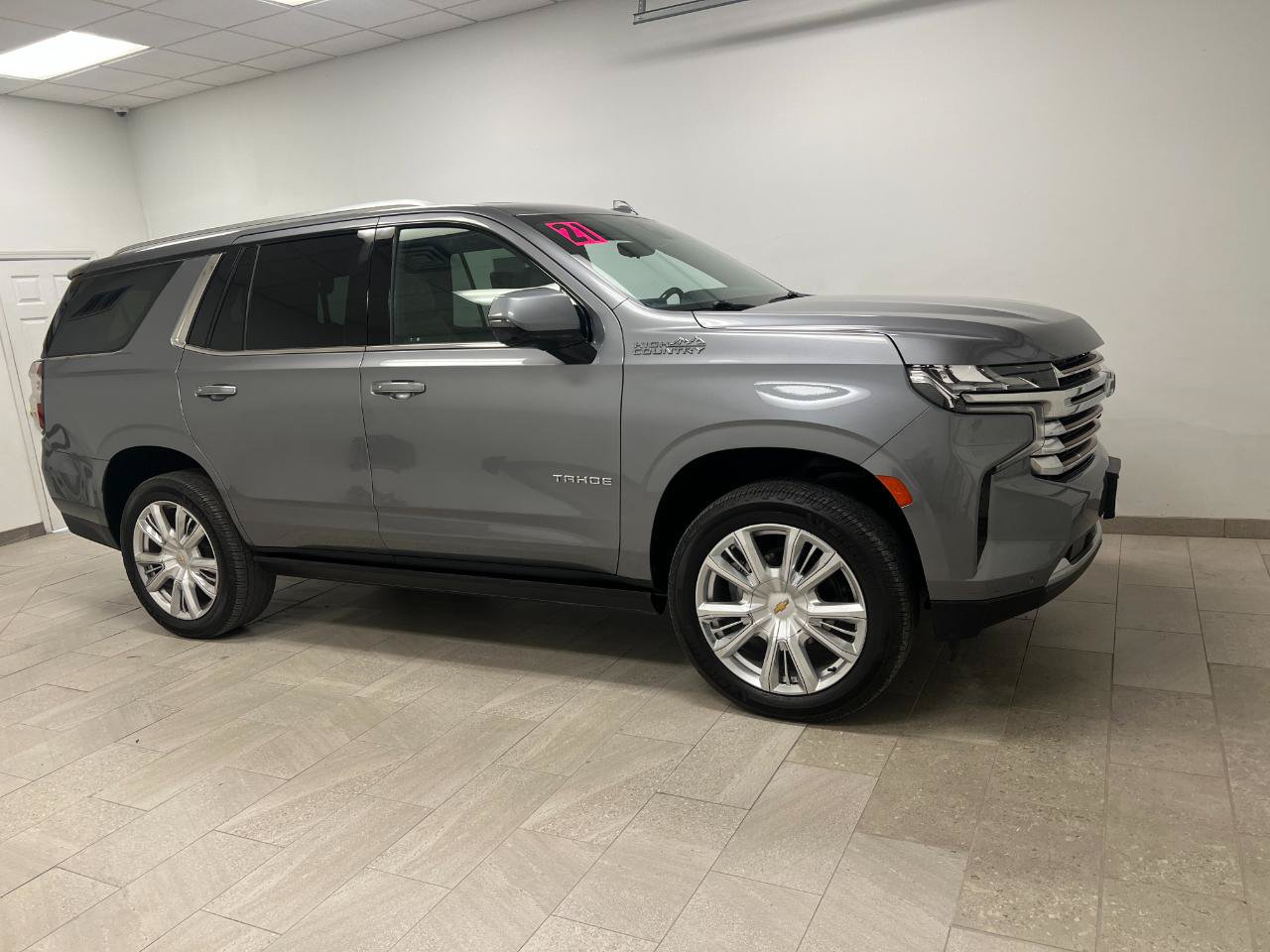 Used 2021 Chevrolet Tahoe High Country w/ Premium Package AWD/4WD image 7
