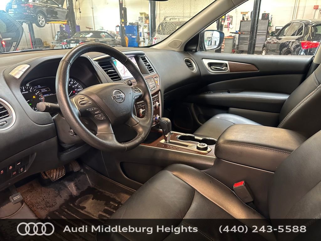 Used 2019 Nissan Pathfinder Platinum w/ Cargo Package AWD/4WD image 11