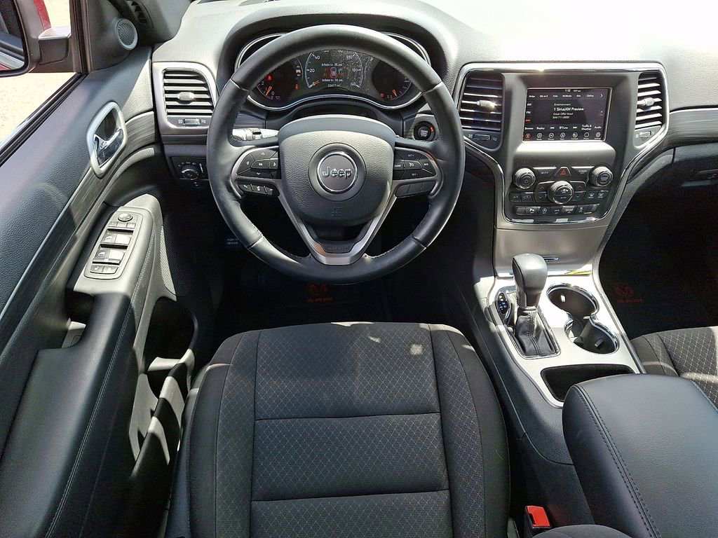 Used 2021 Jeep Grand Cherokee Laredo RWD image 11