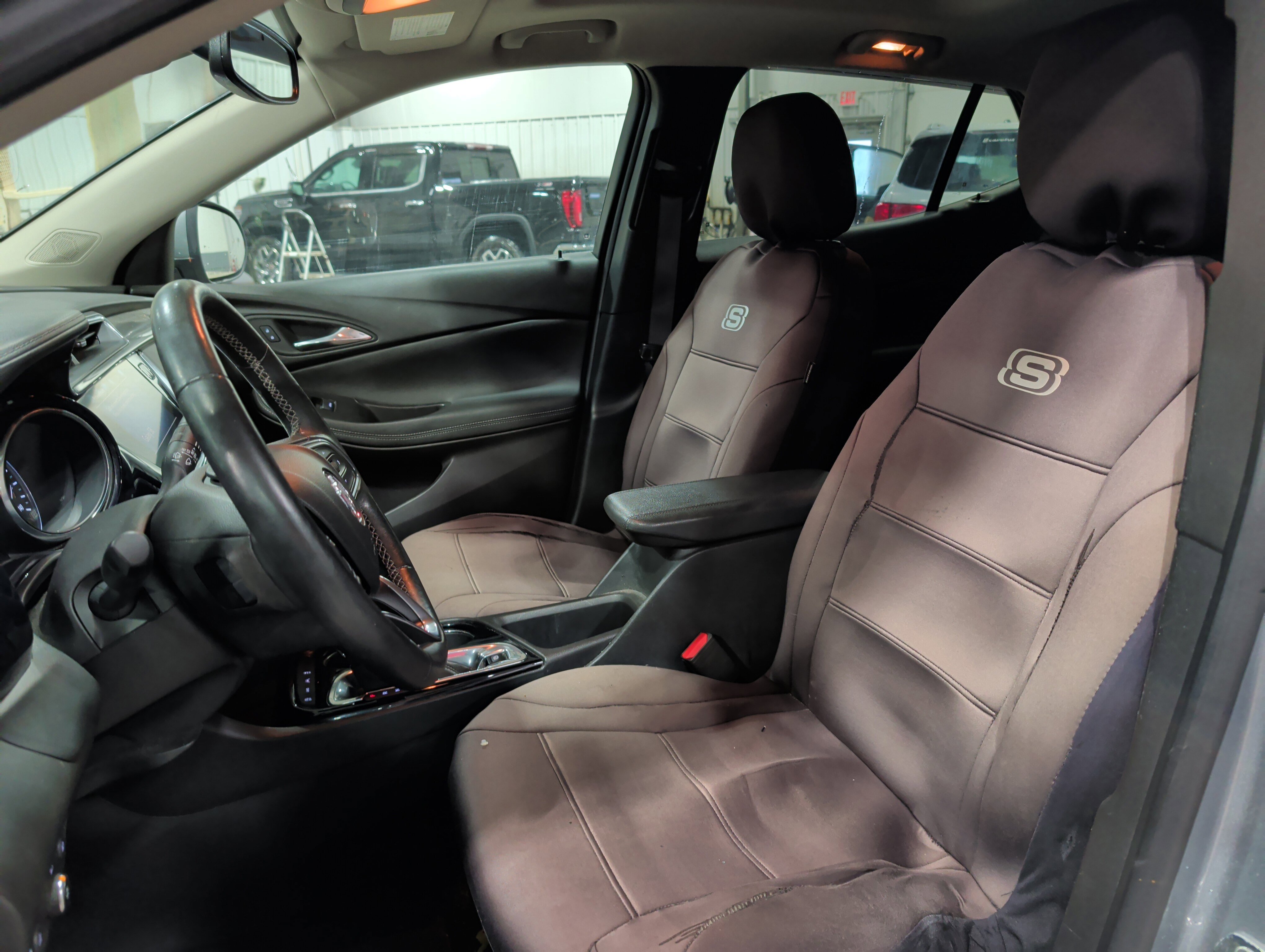 Used 2023 Buick Encore GX Essence w/ Experience Buick Package image 7