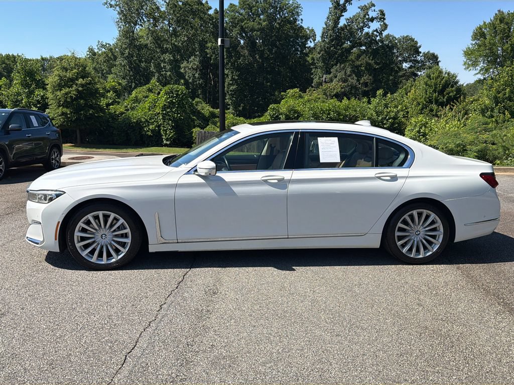 Used 2022 BMW 740i w/ Premium Package RWD image 4