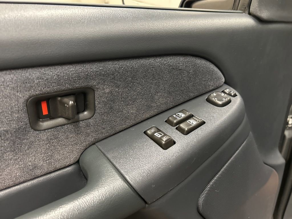 Used 2002 Chevrolet Silverado 1500 LS w/ Heavy Duty Suspension Pkg image 23