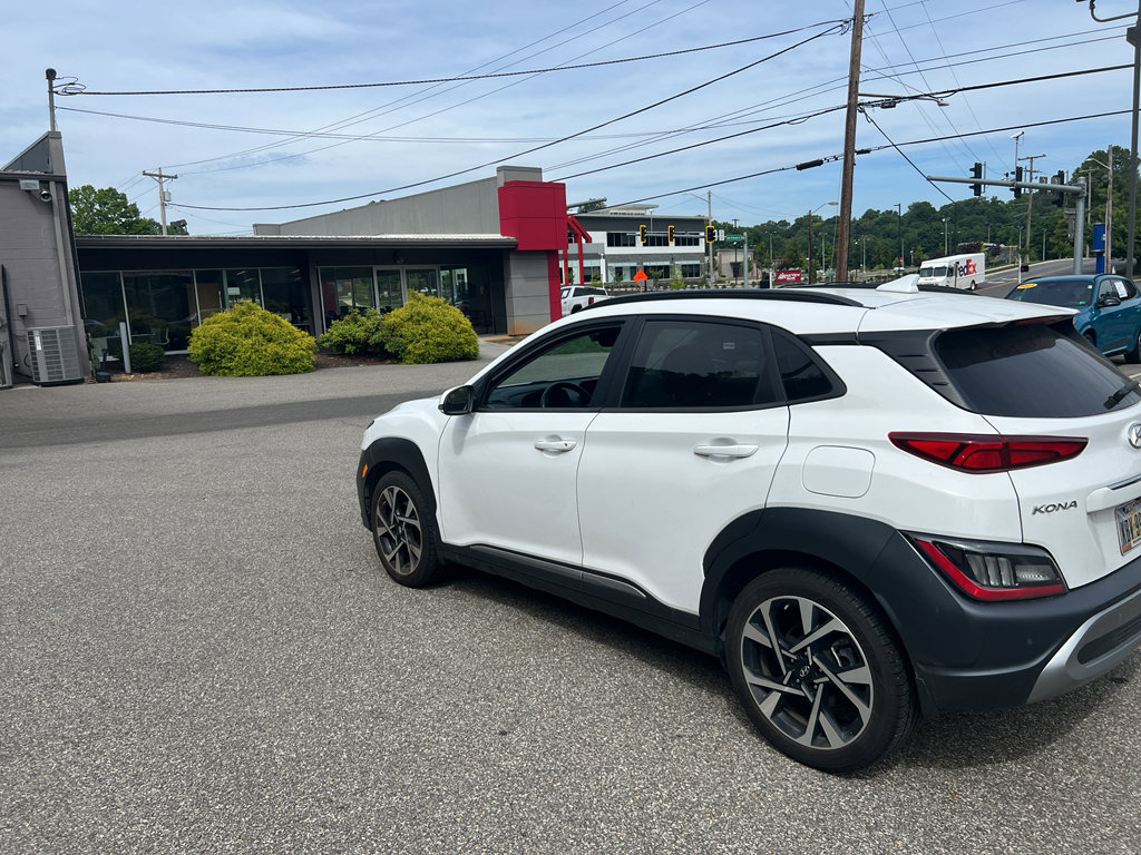 Used 2023 Hyundai Kona Limited FWD image 6