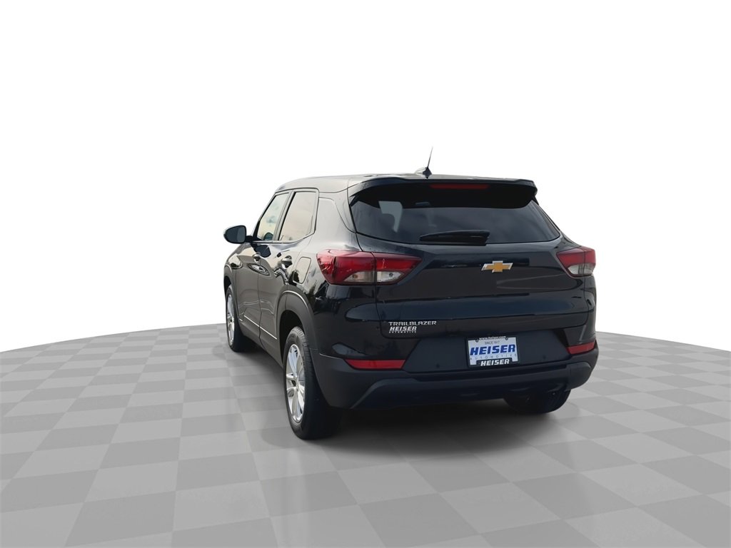 Used 2025 Chevrolet TrailBlazer LS w/ LS Convenience Package image 7