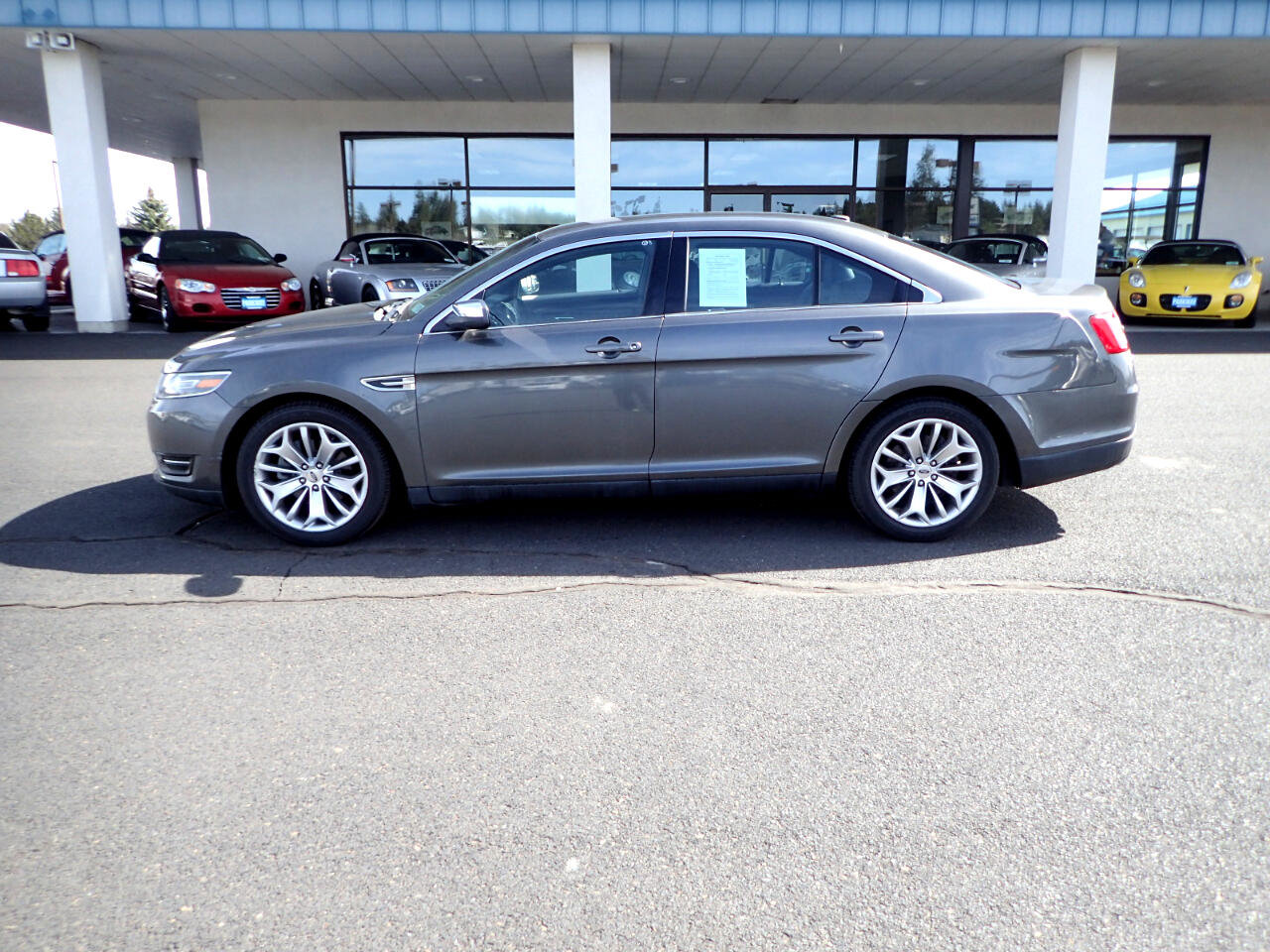 Used 2016 Ford Taurus Limited FWD image 2
