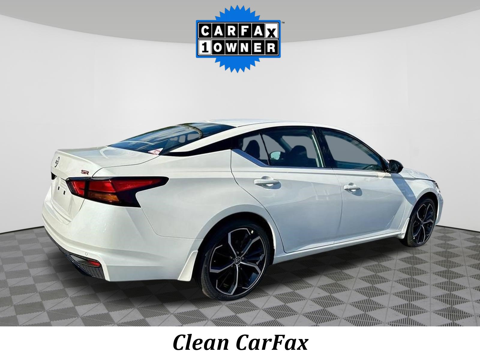 Certified 2025 Nissan Altima 2.5 SR w/ SR Premium Package FWD image 4