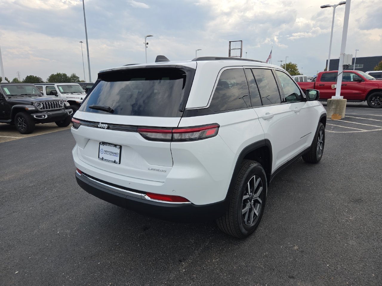 New 2027 Jeep Grand Cherokee Laredo X RWD image 29