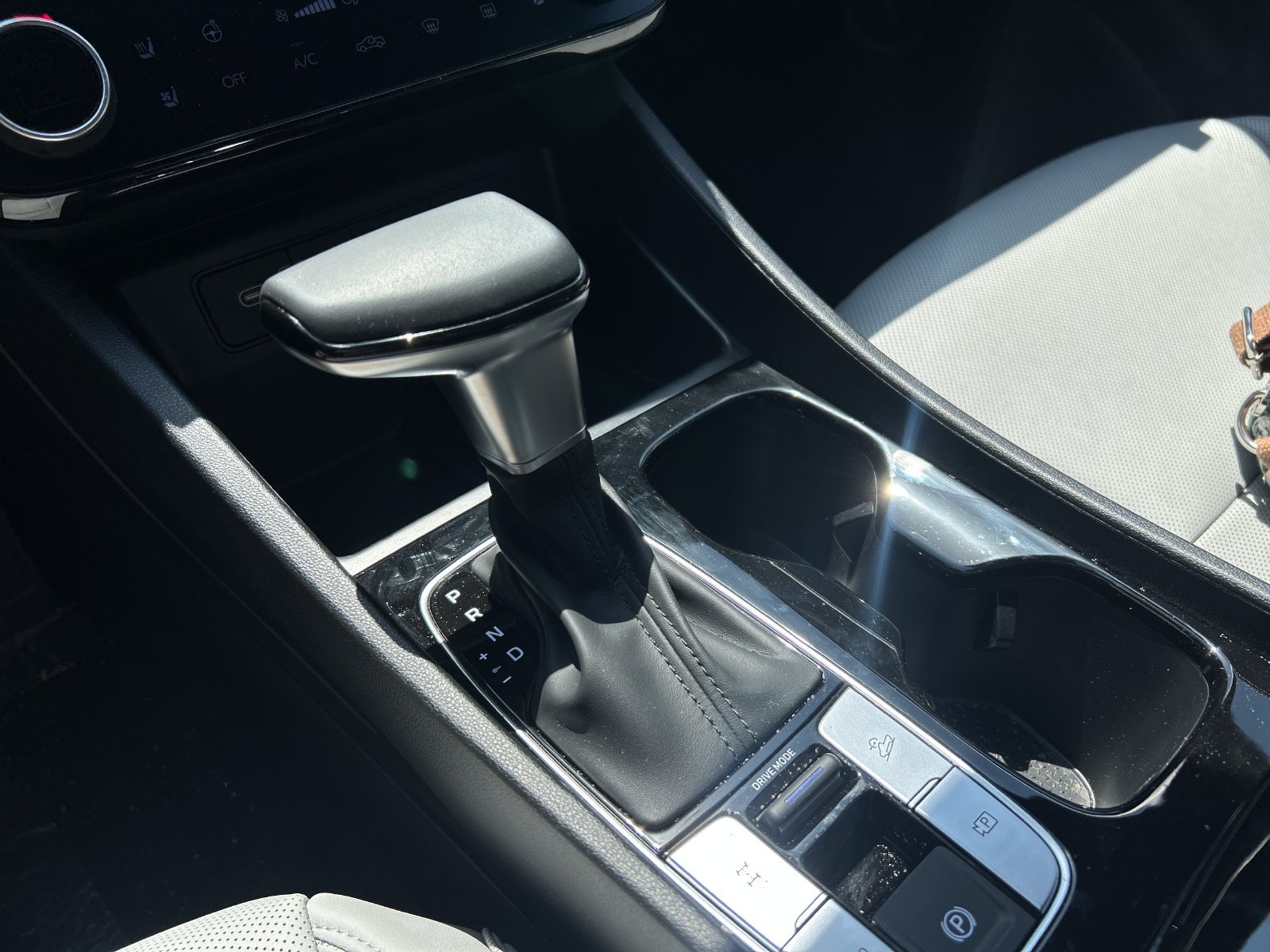 New 2026 Hyundai Santa Cruz Limited AWD/4WD image 14