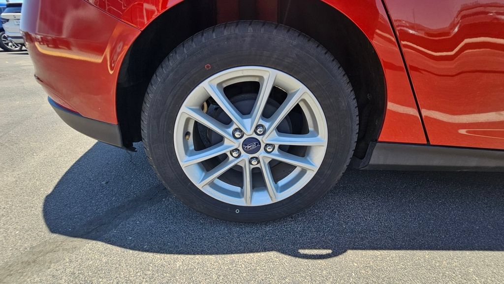Used 2018 Ford Focus SE FWD image 5