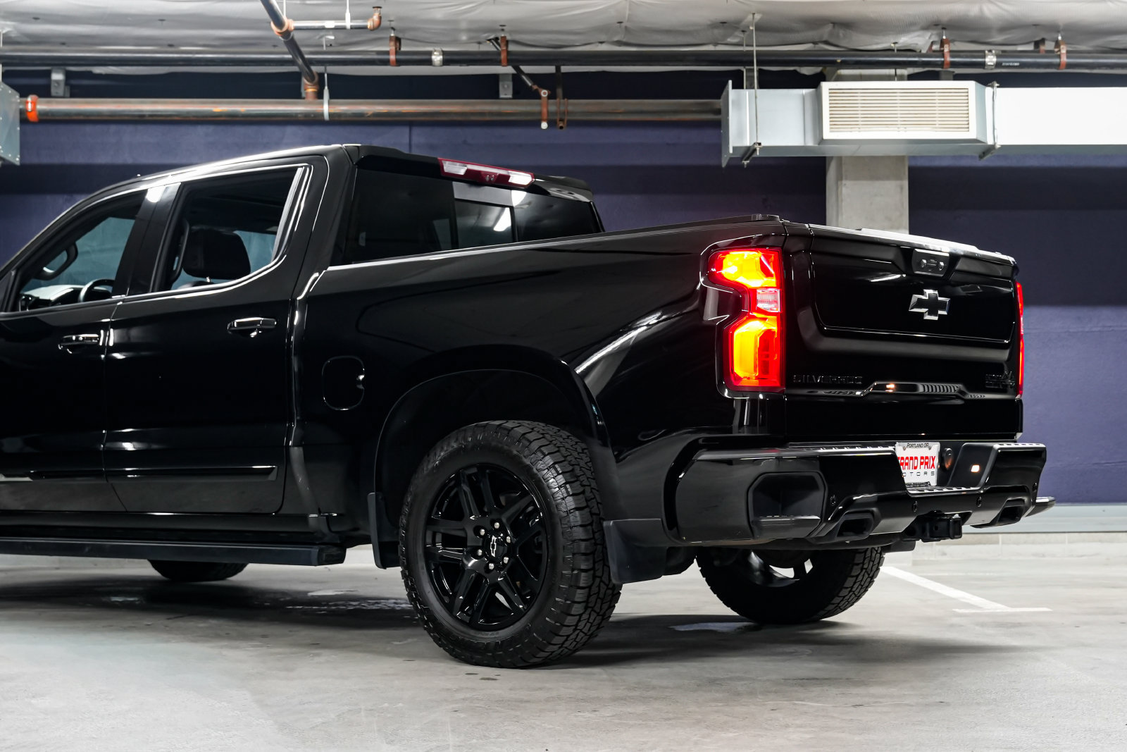 Used 2024 Chevrolet Silverado 1500 High Country w/ Midnight Edition AWD/4WD image 42
