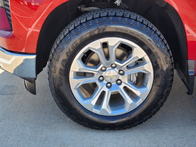 Used 2024 Chevrolet Silverado 1500 LTZ AWD/4WD image 17
