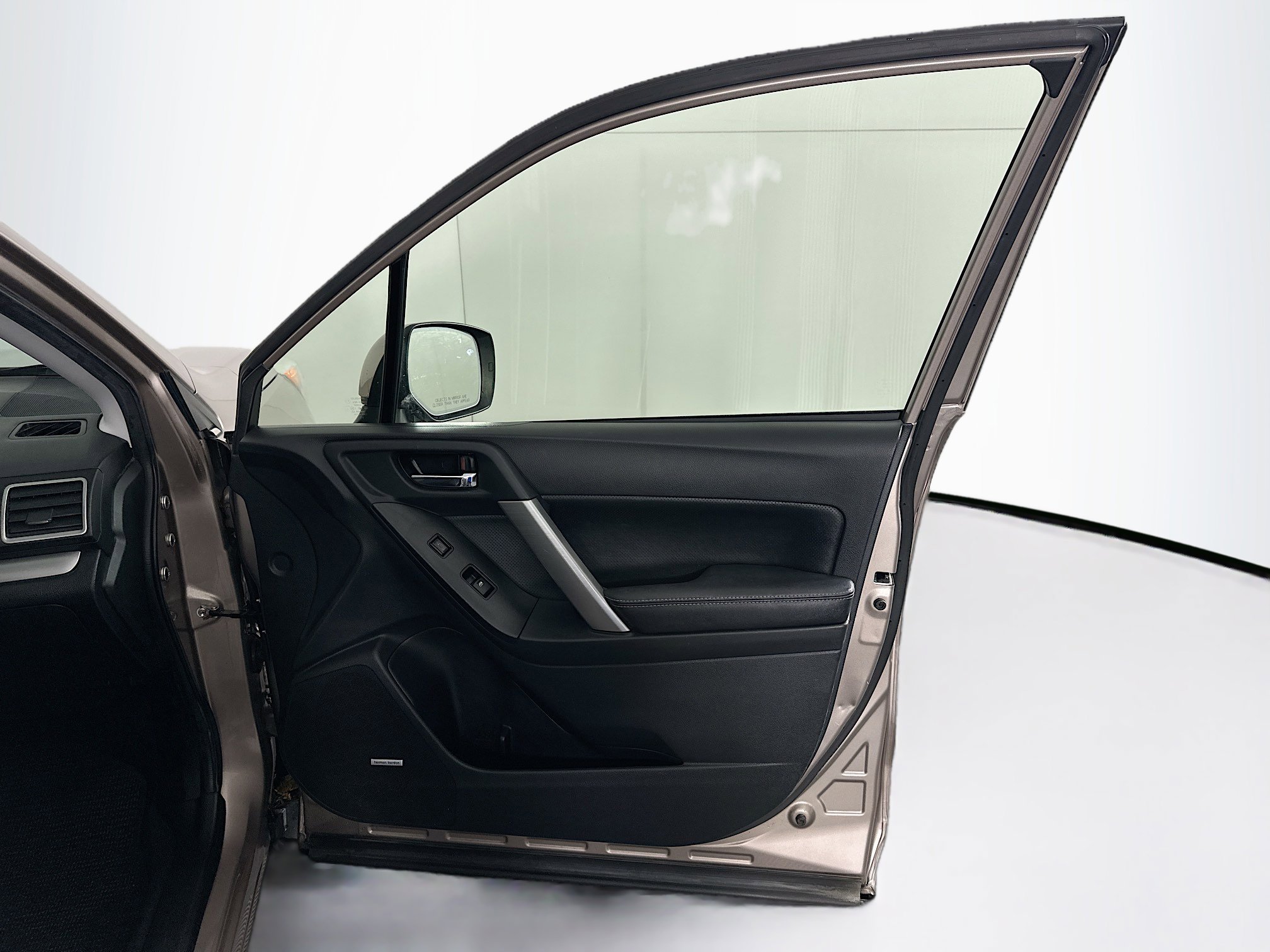 Used 2016 Subaru Forester 2.5i Touring w/ Eyesight & Navigation System image 33