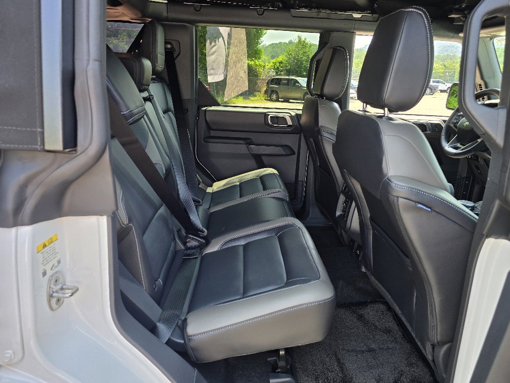 New 2025 Ford Bronco Outer Banks w/ Sasquatch Package image 12