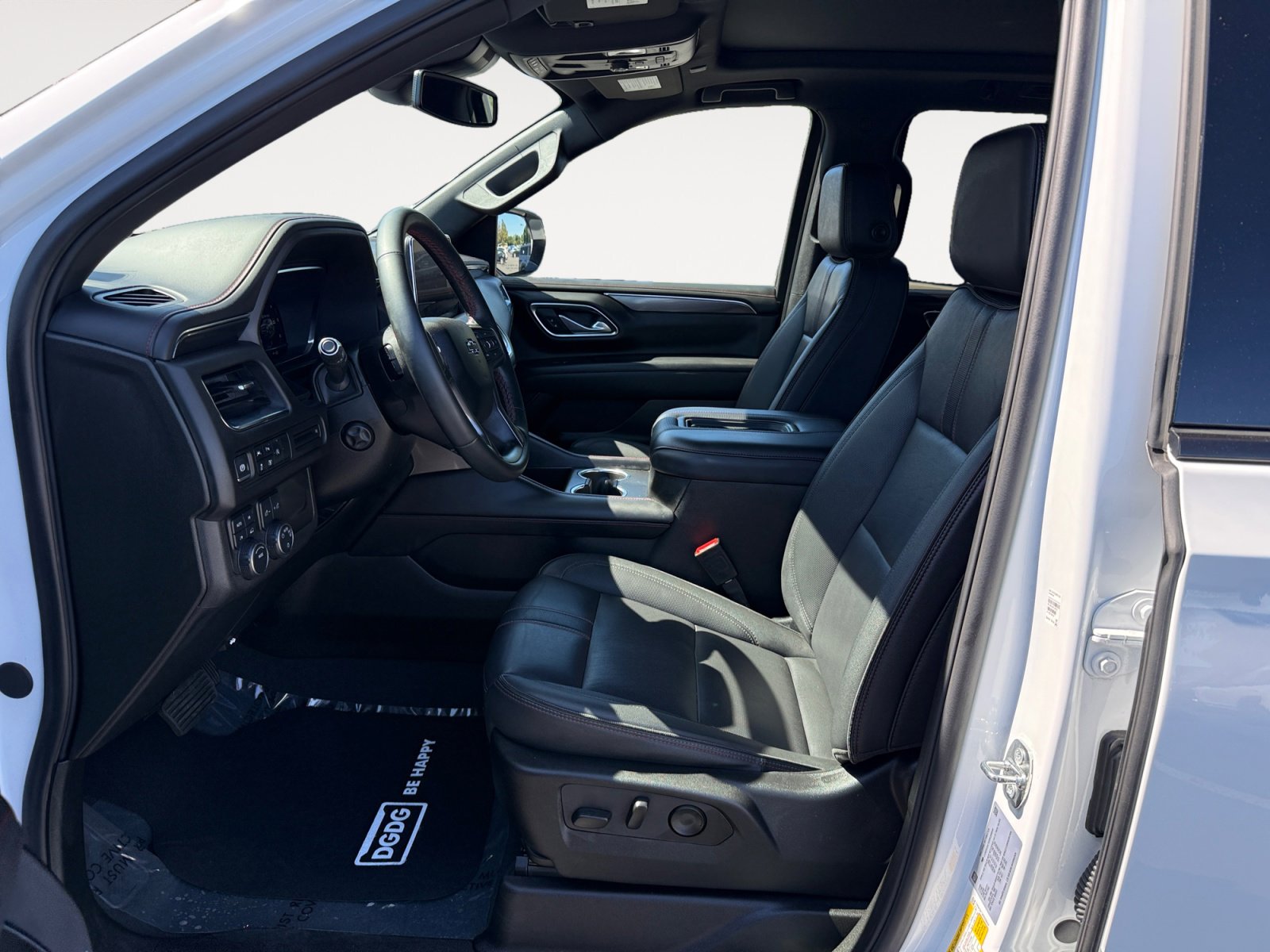 Used 2024 Chevrolet Suburban RST w/ Luxury Package image 10