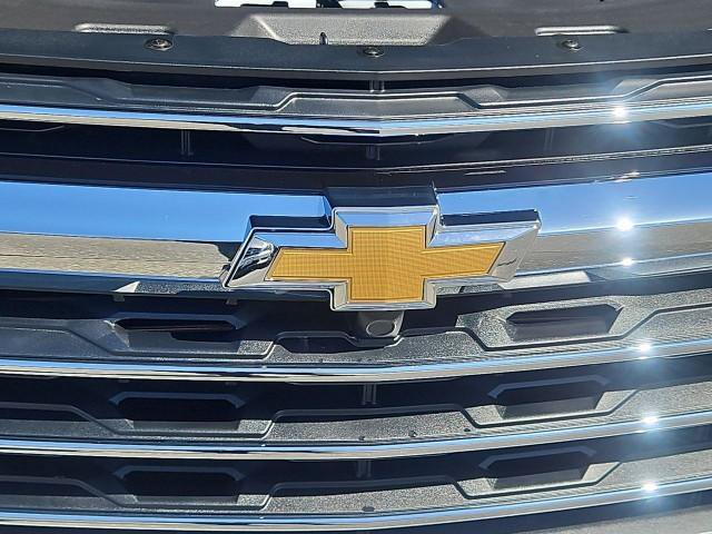 New 2027 Chevrolet Traverse LT w/ LPO, Cargo Package FWD image 31