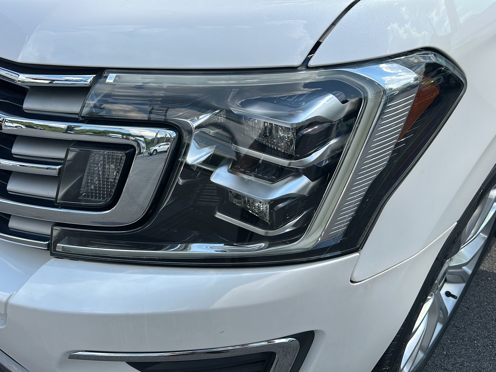 Used 2019 Ford Expedition Limited w/ Equipment Group 302A AWD/4WD image 12